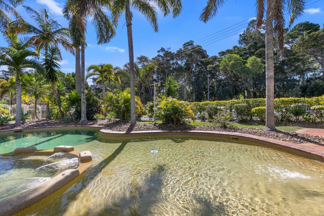 White Crest Apartments Hervey Bay Exterior photo