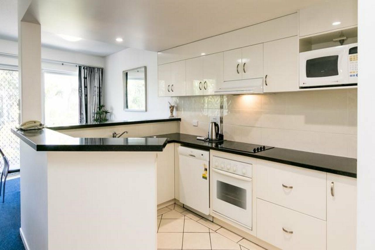 White Crest Apartments Hervey Bay Exterior photo