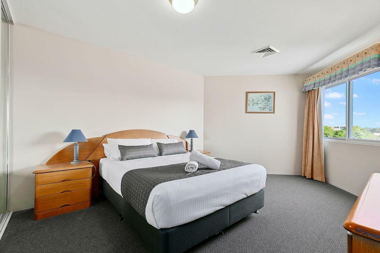 White Crest Apartments Hervey Bay Exterior photo