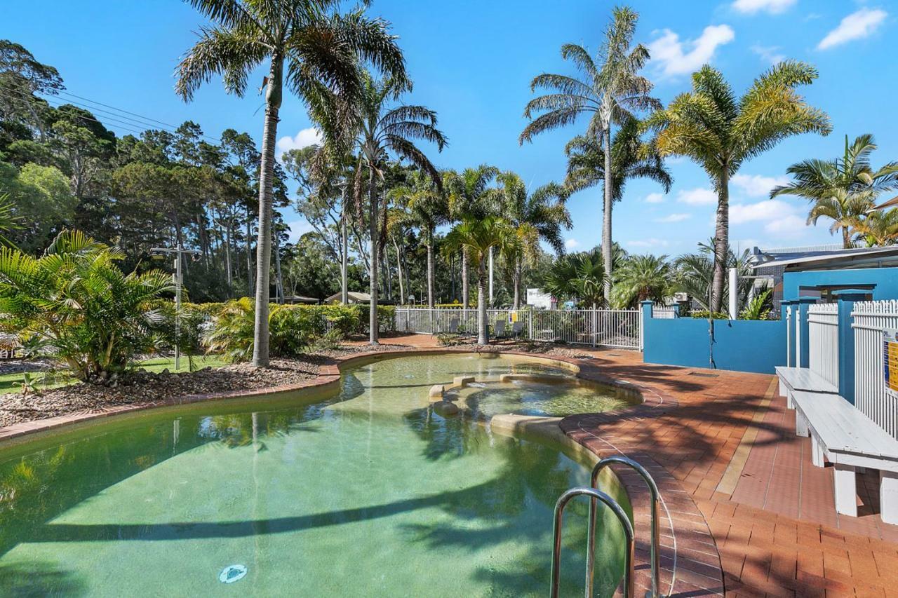 White Crest Apartments Hervey Bay Exterior photo
